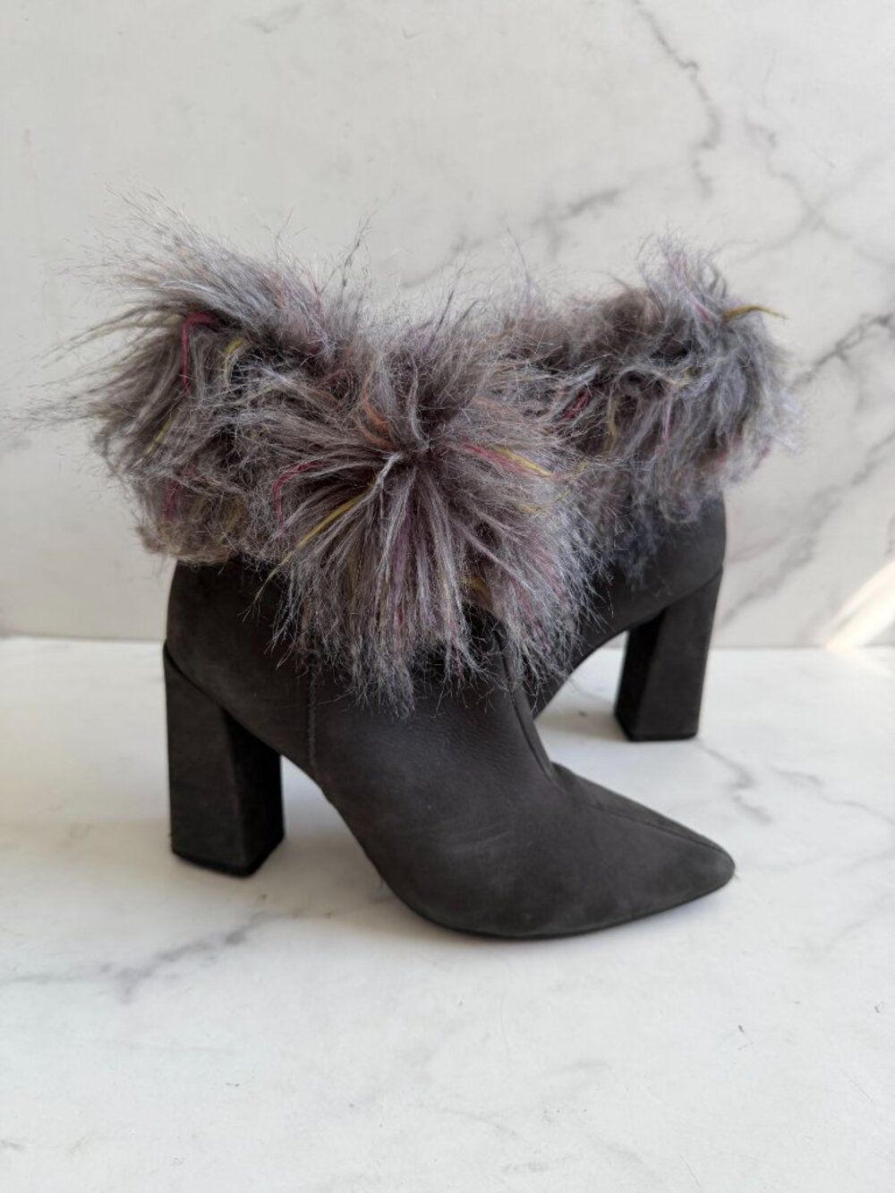 LOUCOS & SANTOS Gray Faux Fur Ankle Boots Size 35 / 5
